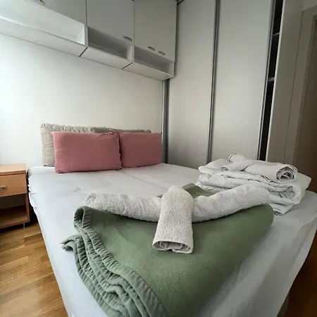 Apartment Secret View Modern Cozy Urban Garden